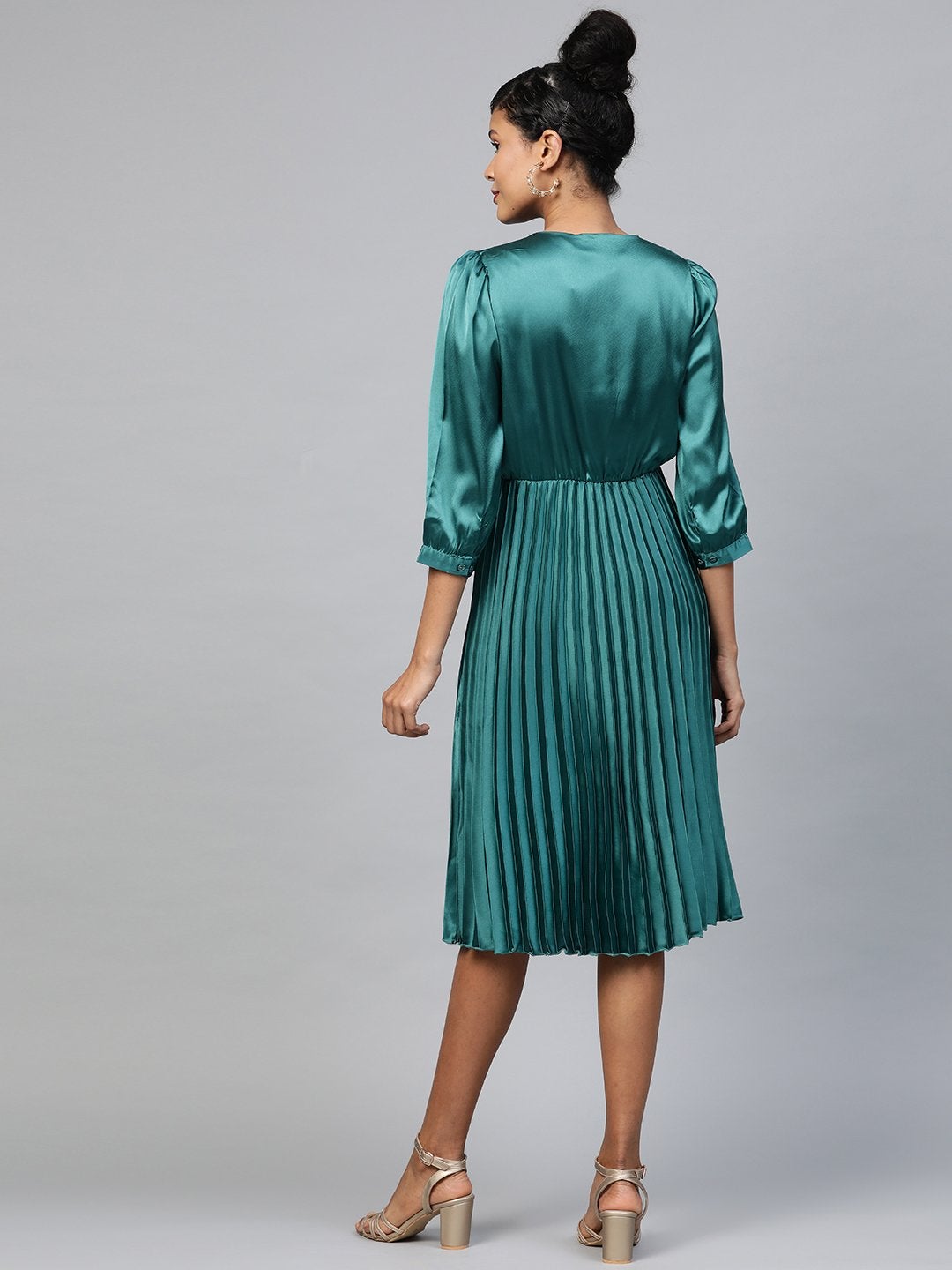 Women's Green Pleated Midi Satin Dress
