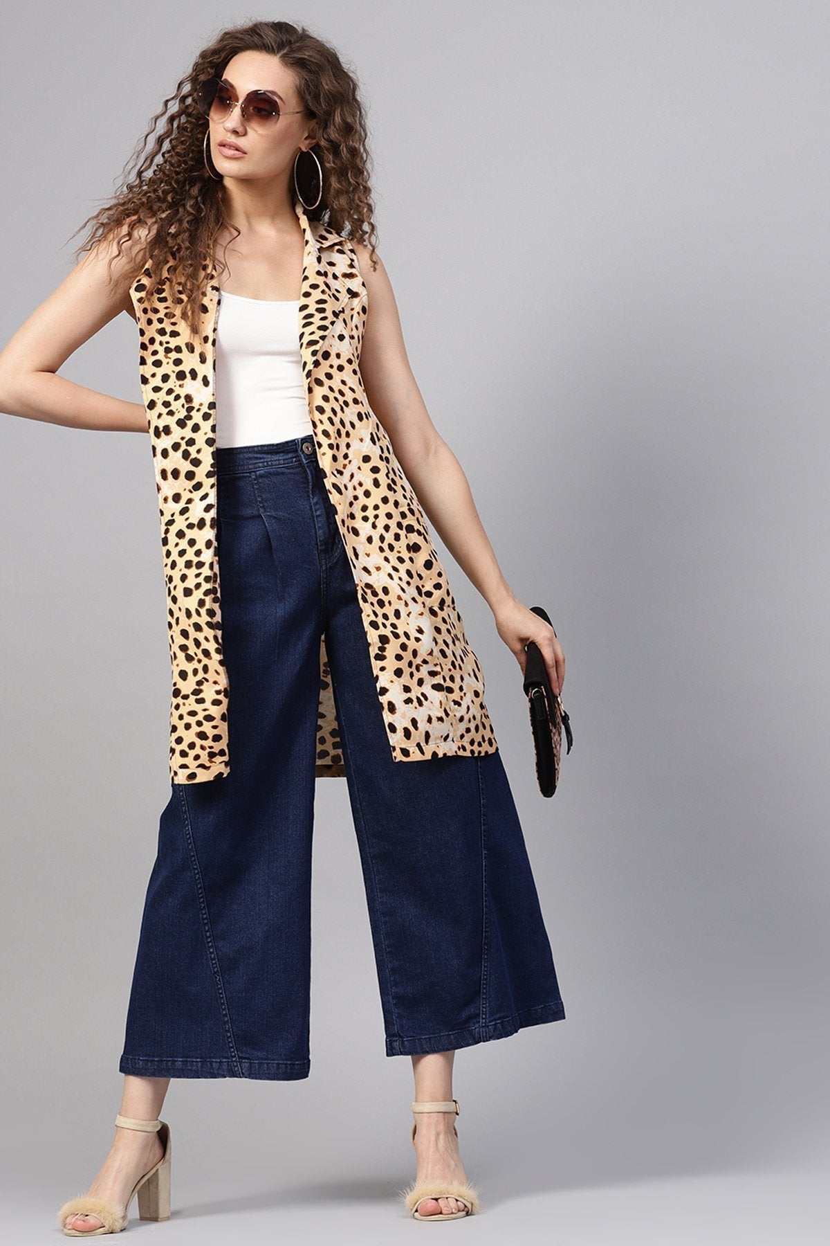 Women's Beige Leopard Front Pocket Shrug