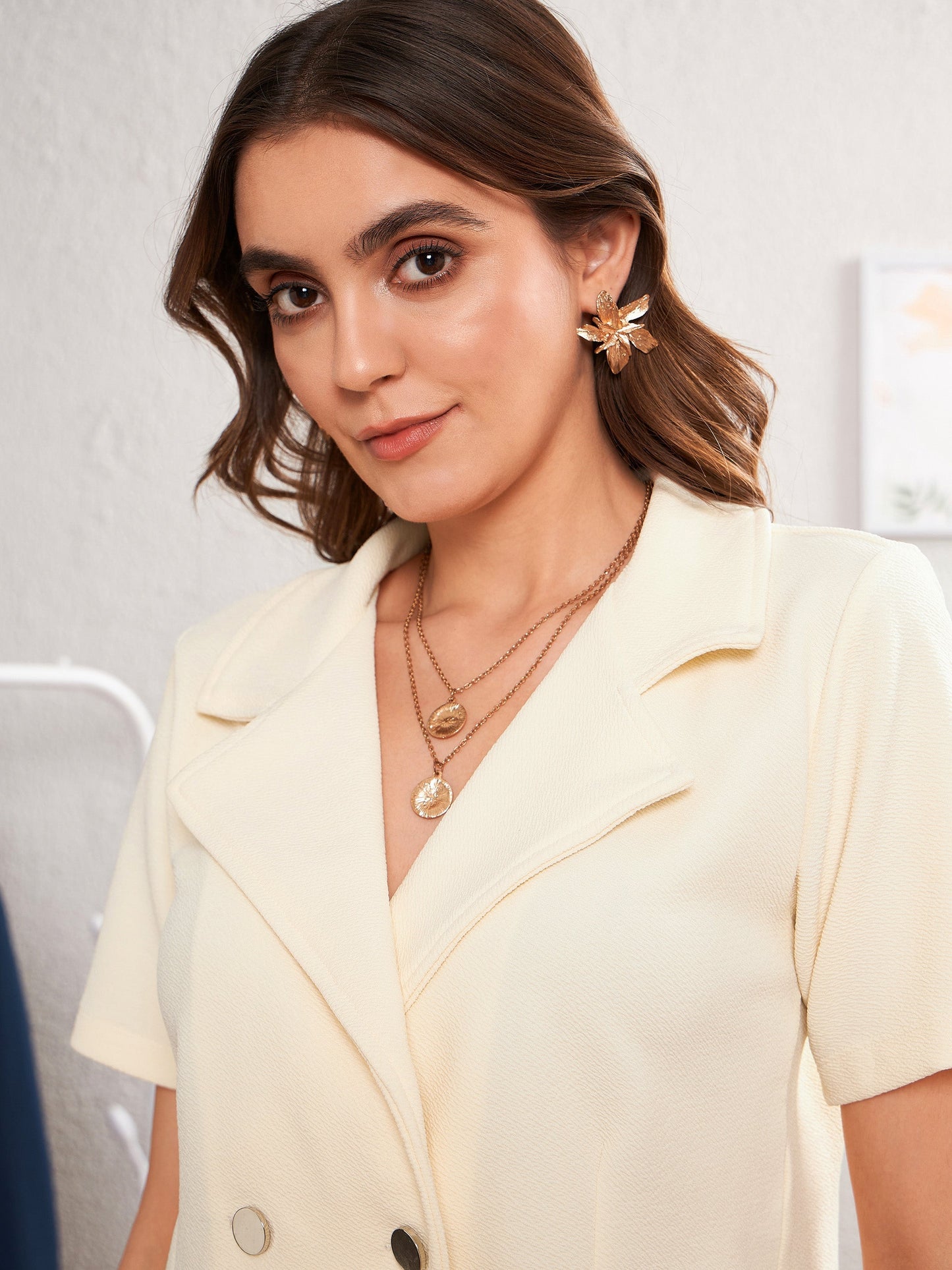 Women's Cream Double Breasted Crop Blazer