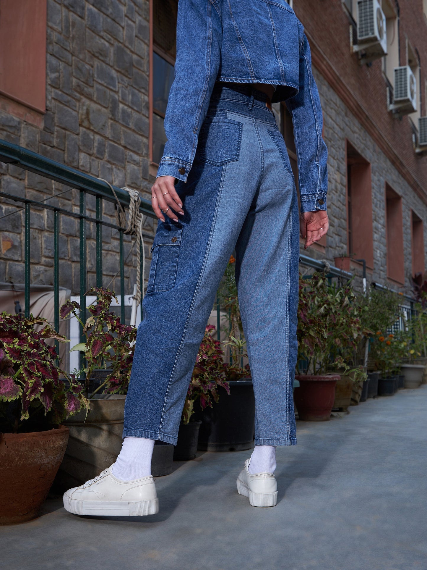 Women's Blue Denim Colour Block Balloon Fit Jeans