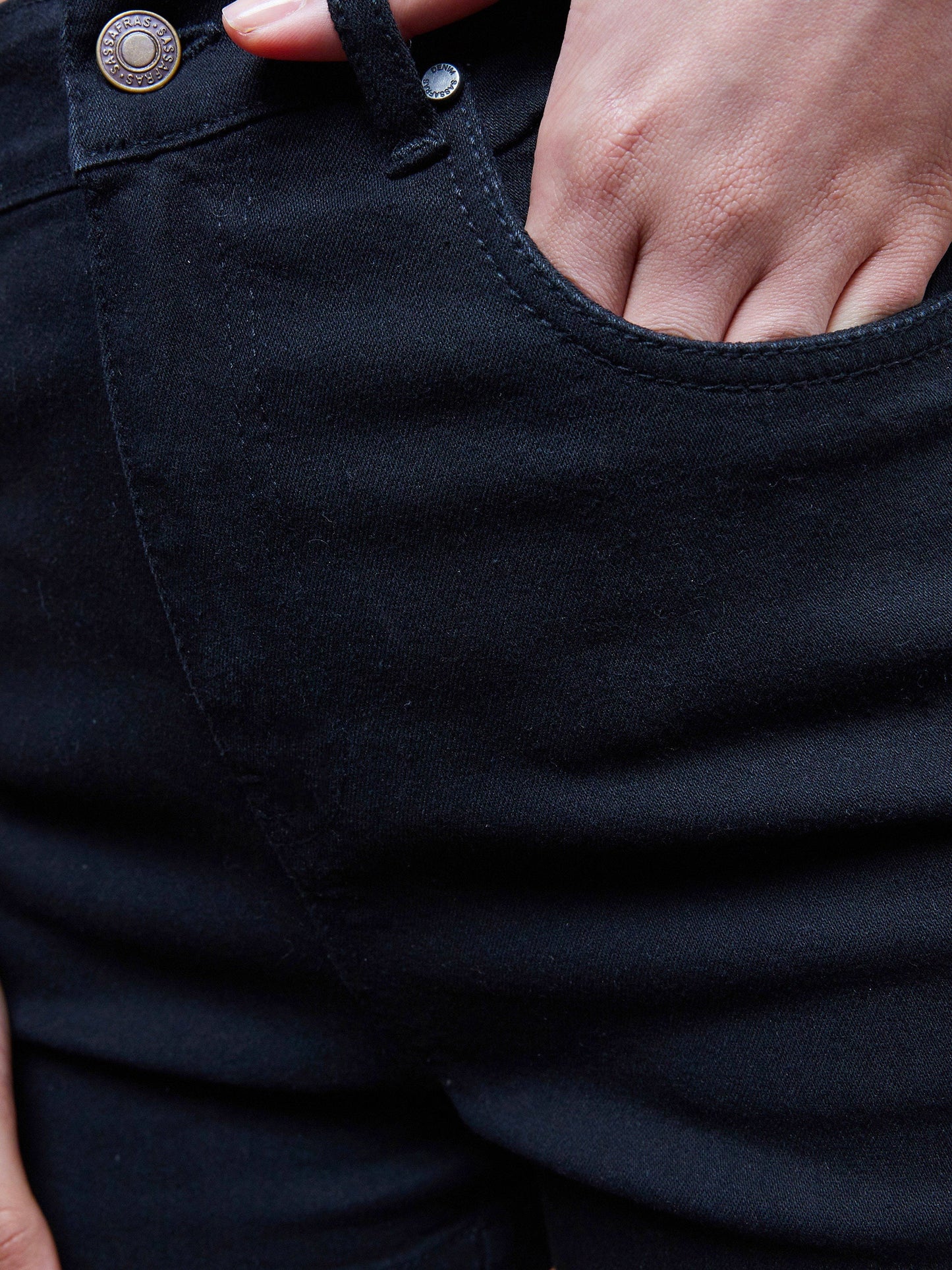 Women's Black Balloon Fit Jeans
