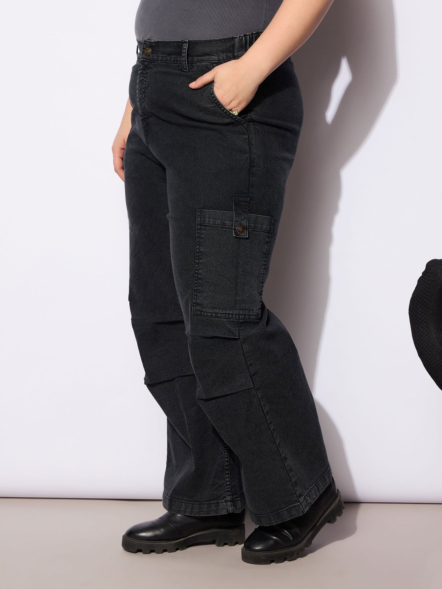 Women's Black Denim Side Pockets Straight Jea