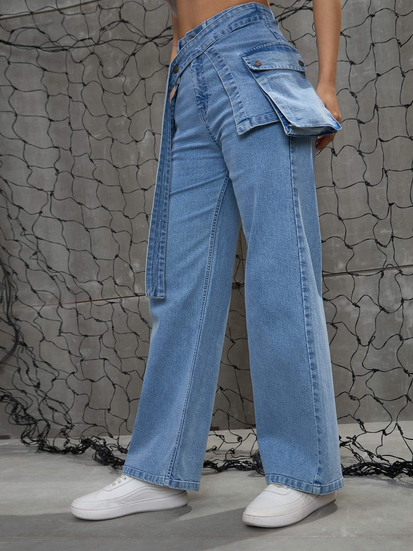 Women's Blue Denim Belted Streight Fit Jea