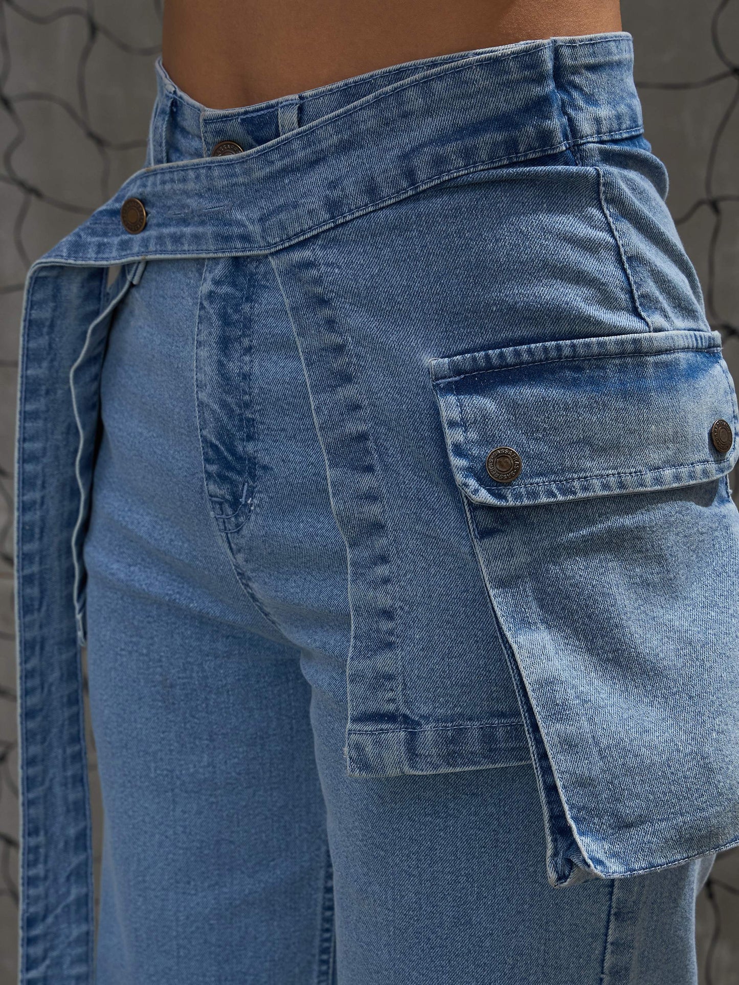 Women's Blue Denim Belted Streight Fit Jea
