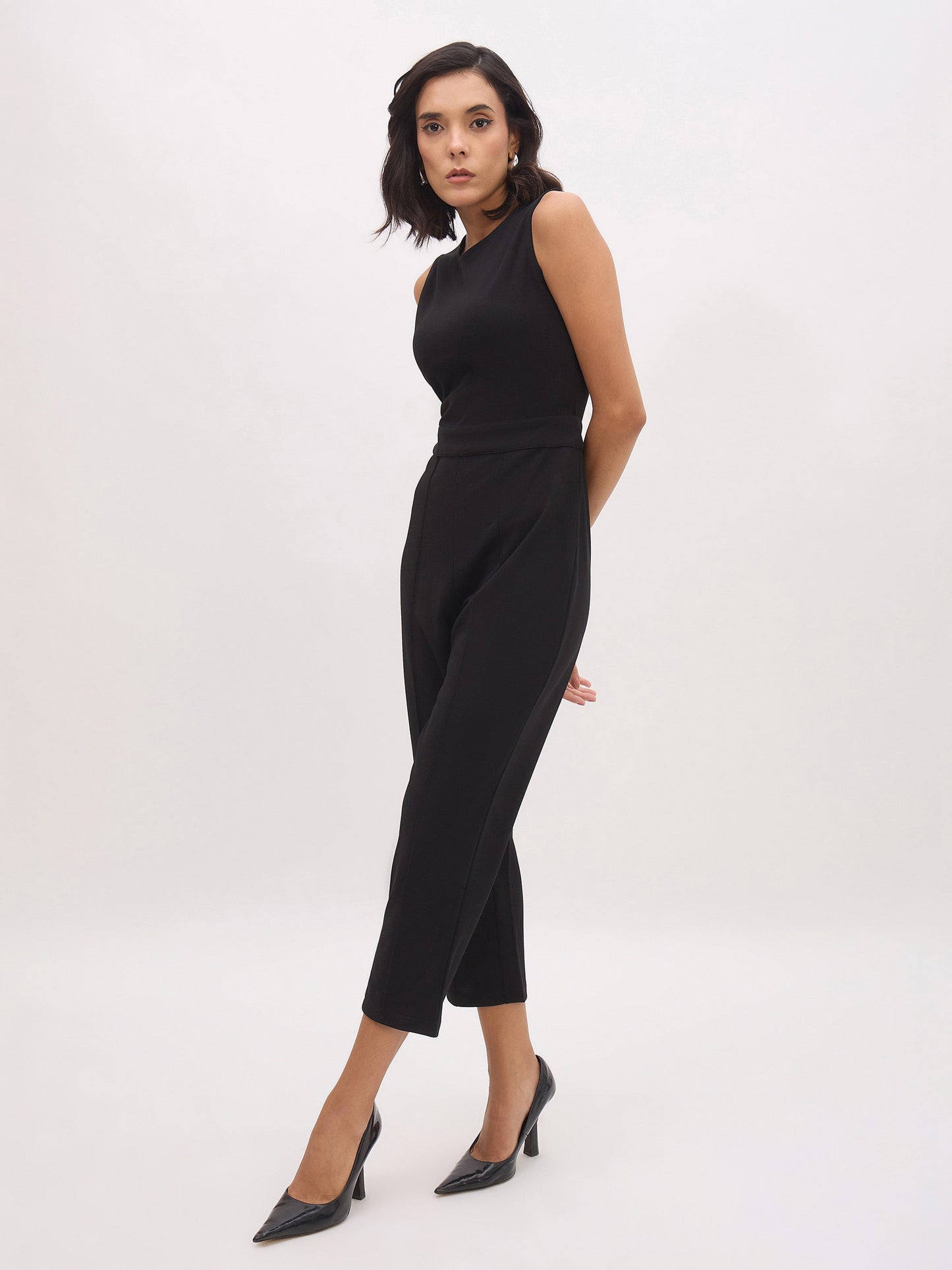 Women's Black Sleeveless Round Neck Jumpsuit