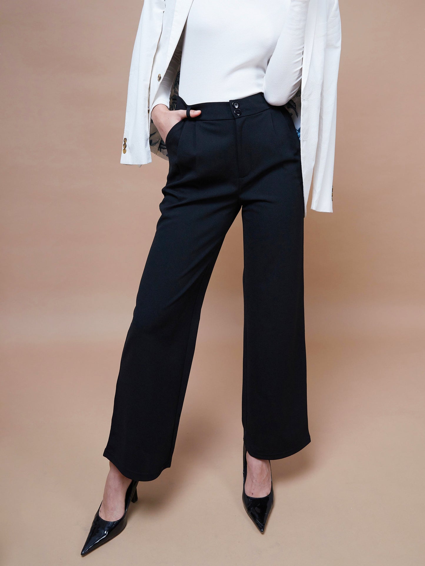 Women's Black Pleated Straight Stretchable Pants