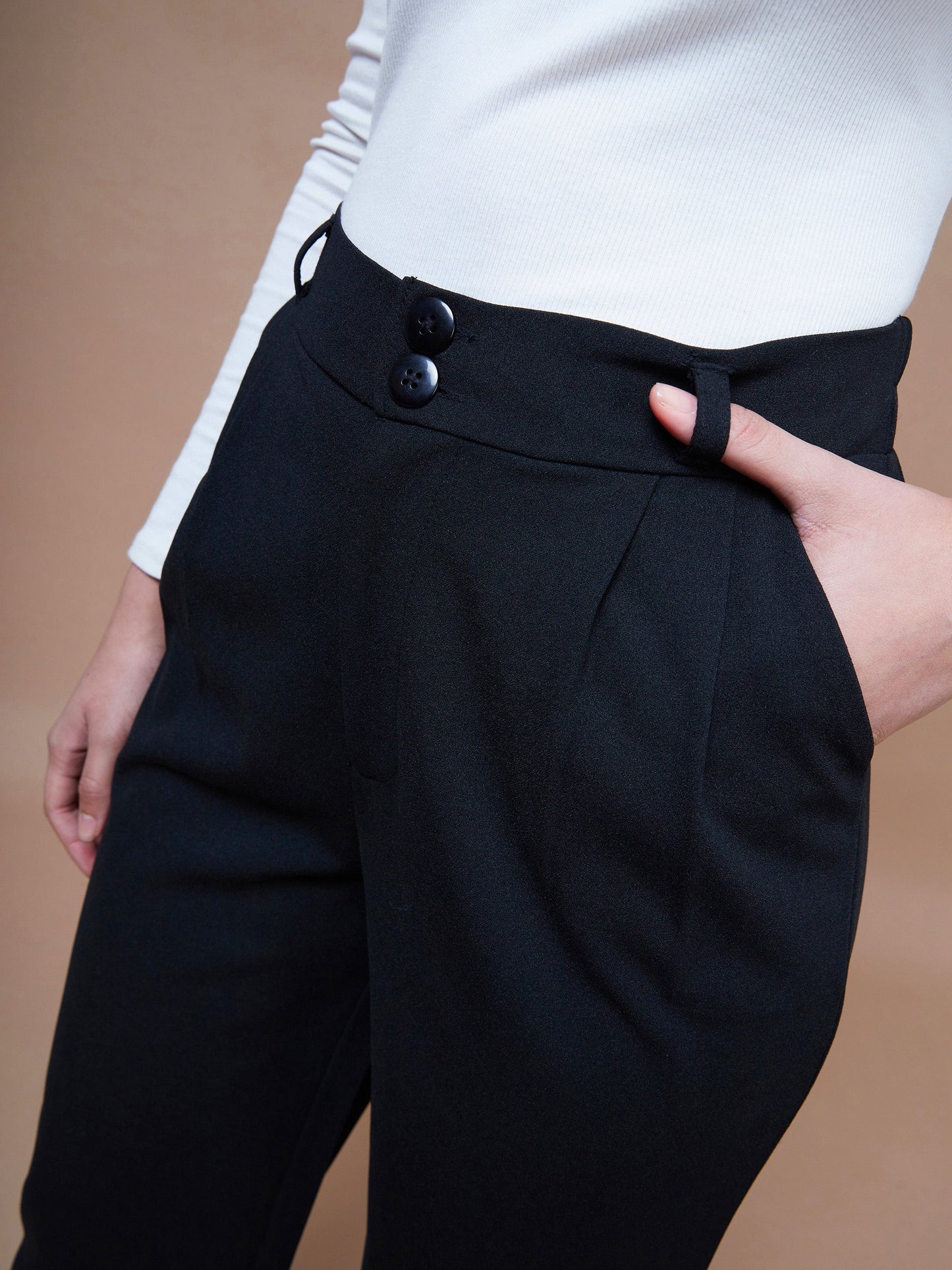 Women's Black Pleated Straight Stretchable Pants