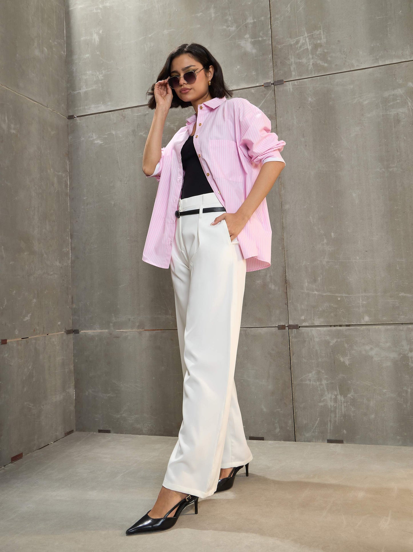 Women's White Front Pleated High Rise Pan