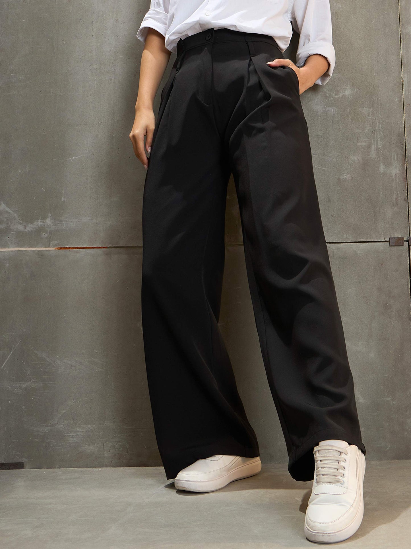 Women's Black Front Pleated High Rise Pan