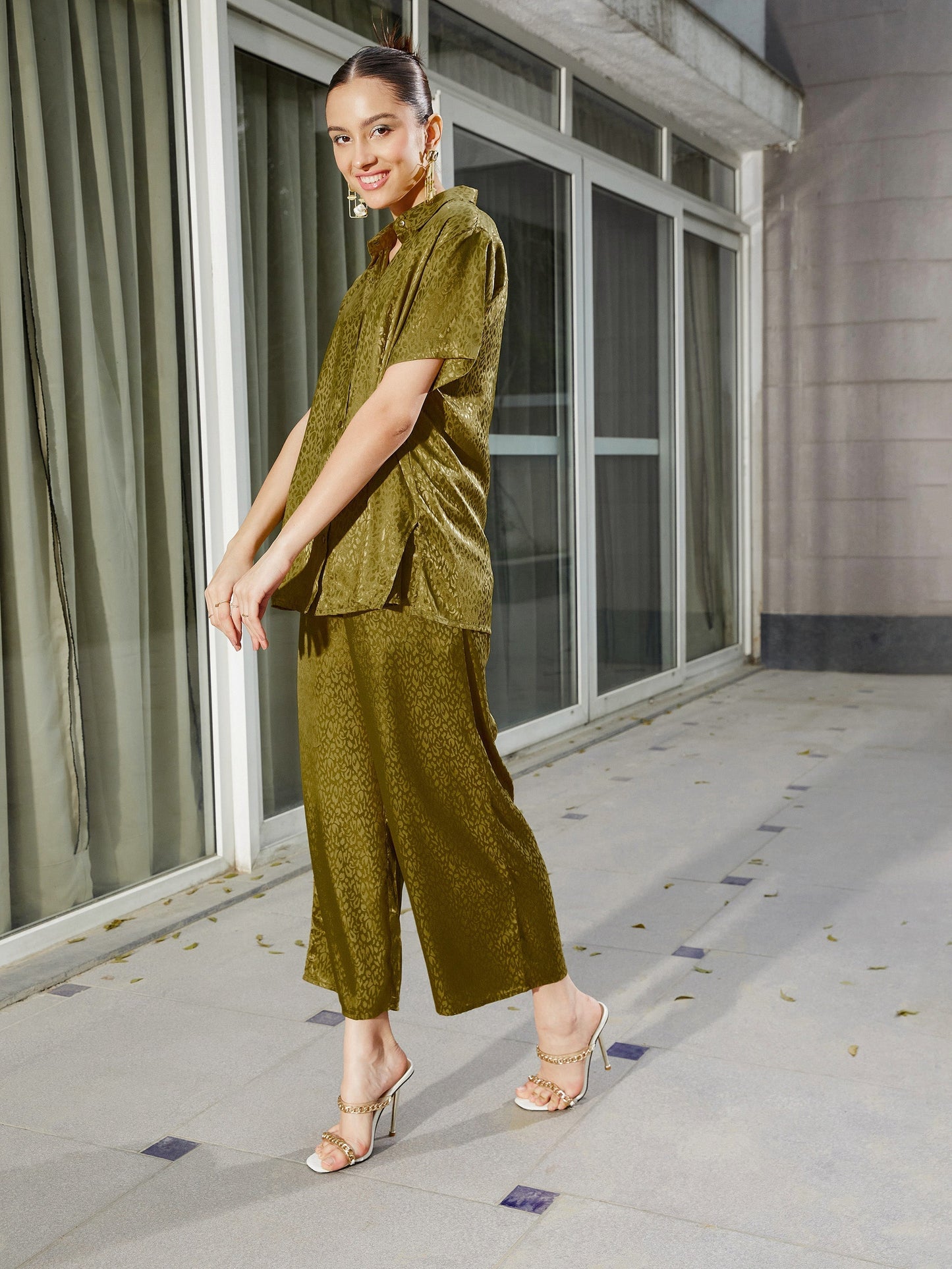 Women's Olive Jacquard Loose Fit Shirt With Straight Pants