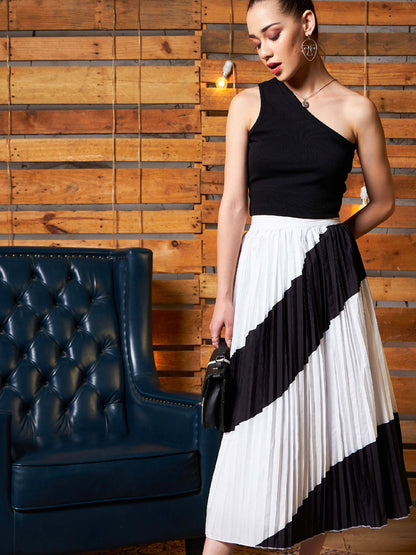 Women's Black Crop Top With Colour Block Pleated Skirt