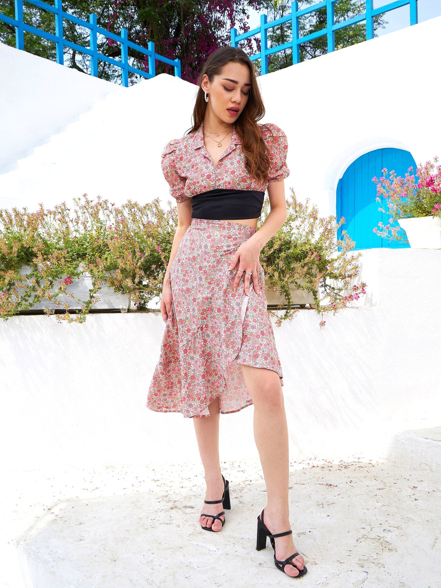 Women's Beige Ditsy Floral Crop Top With Ruffle Skirt