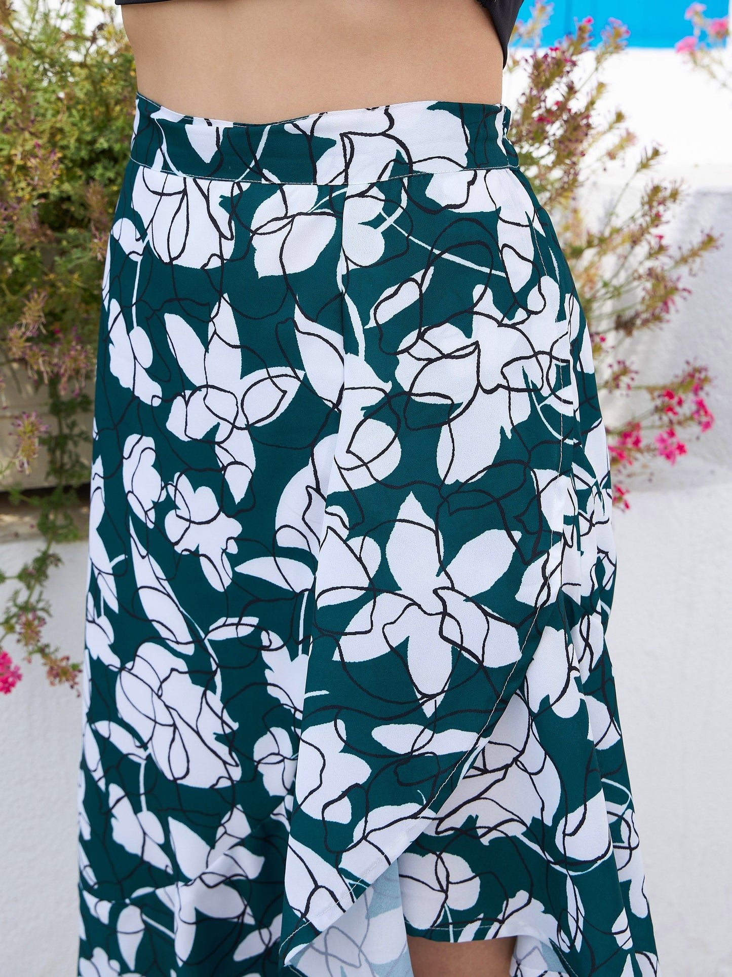 Women's Emerald Green Floral Crop Top With Ruffle Skirt