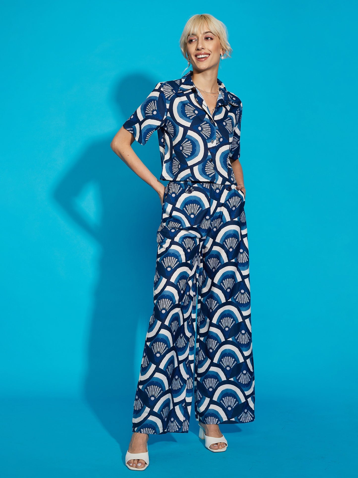 Women's Indigo Geometric Crop Shirt With Straight Pants