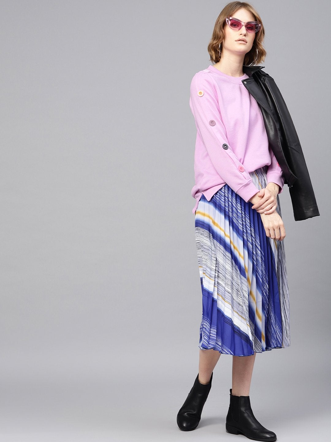 Women's Lavender Button On Sleeves Sweatshirt