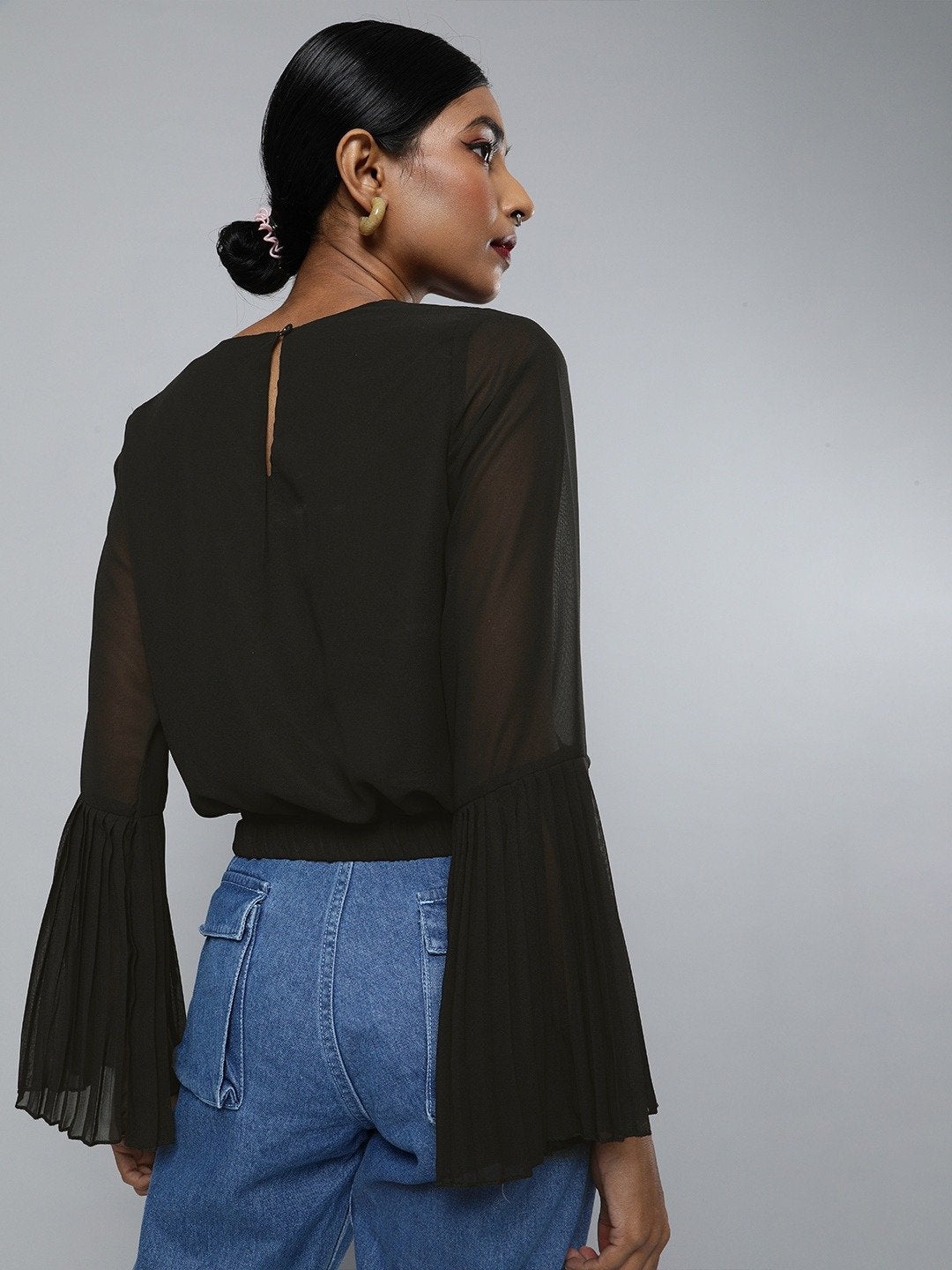 Women's Black Pleated-Sleeves Crop Top