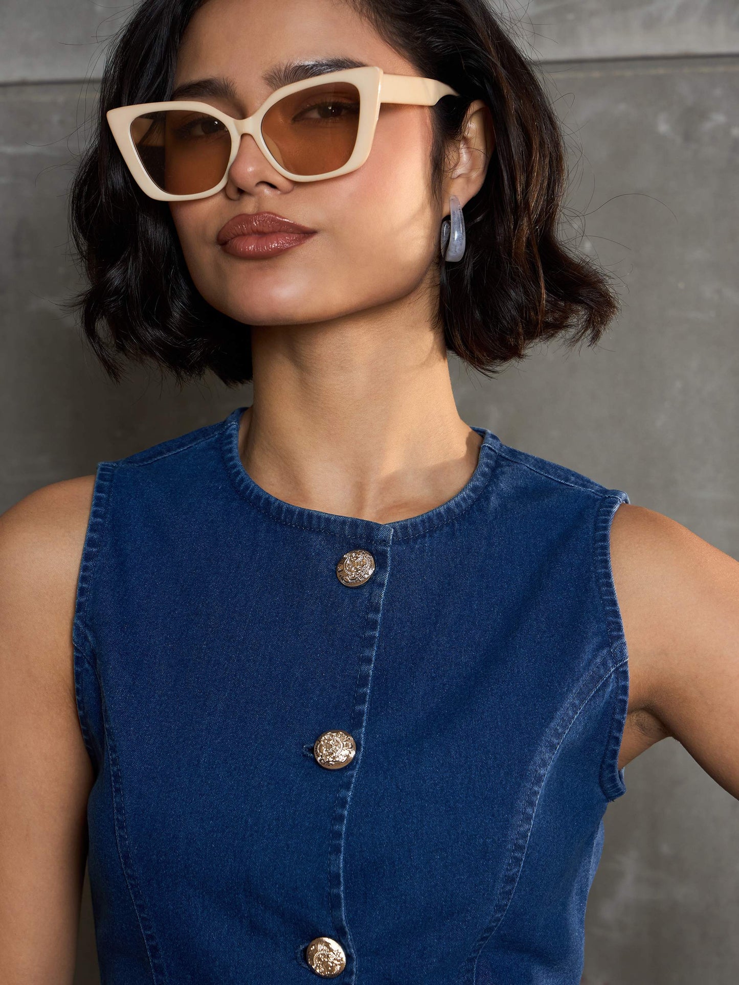 Women's Navy Denim Front Open Sleeveless Top With Shor