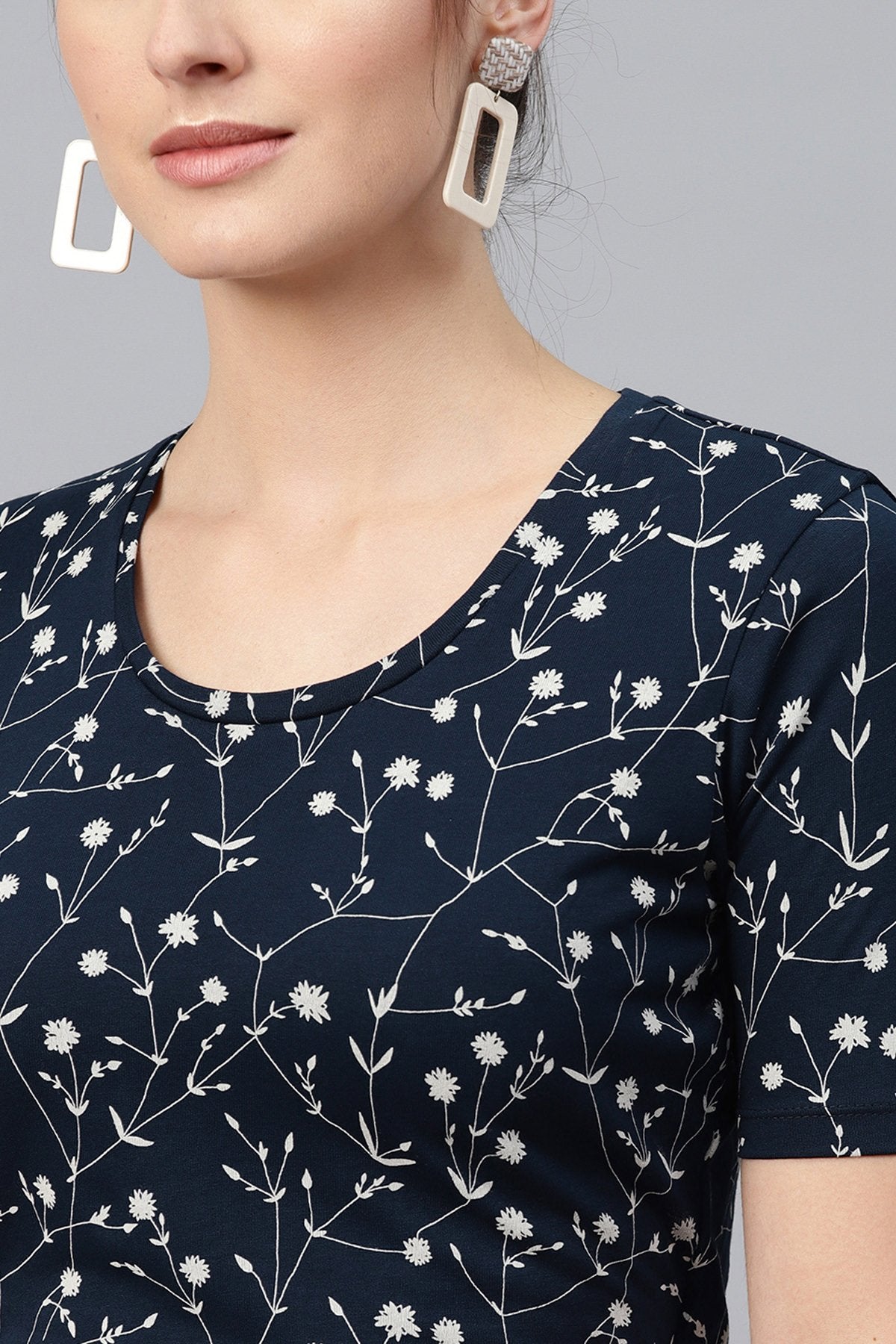 Women's Navy Floral Back Knot Crop Top