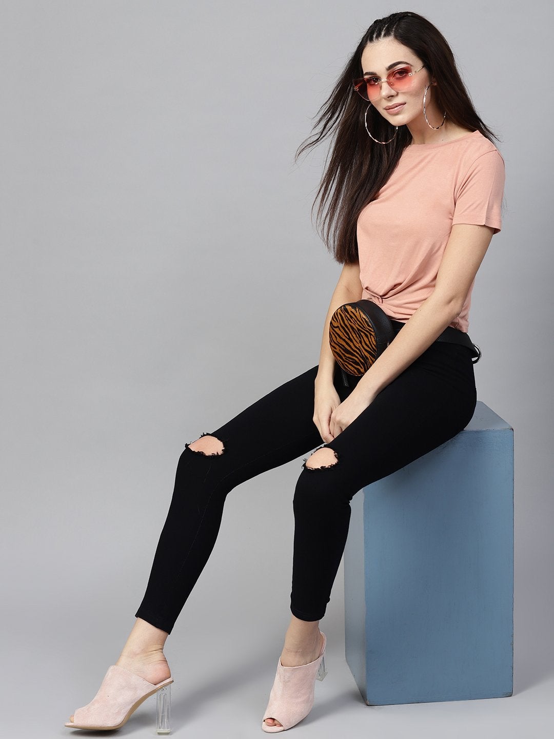 Women's Peach Knot Hem Crop Tee
