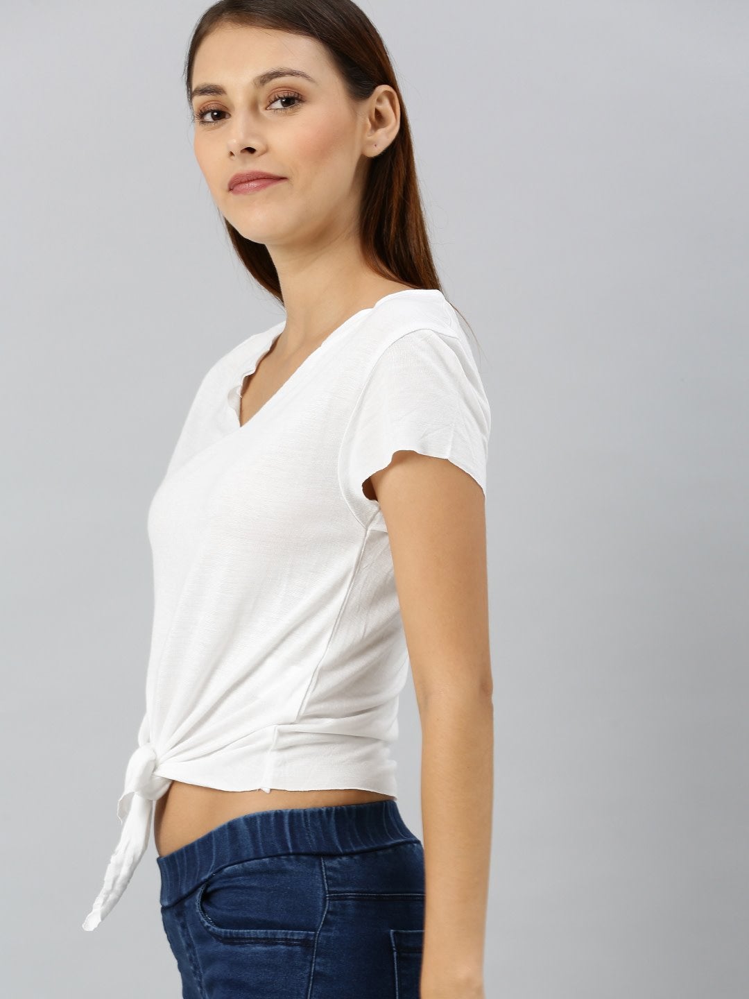 Women's White Front Knot Crop Top