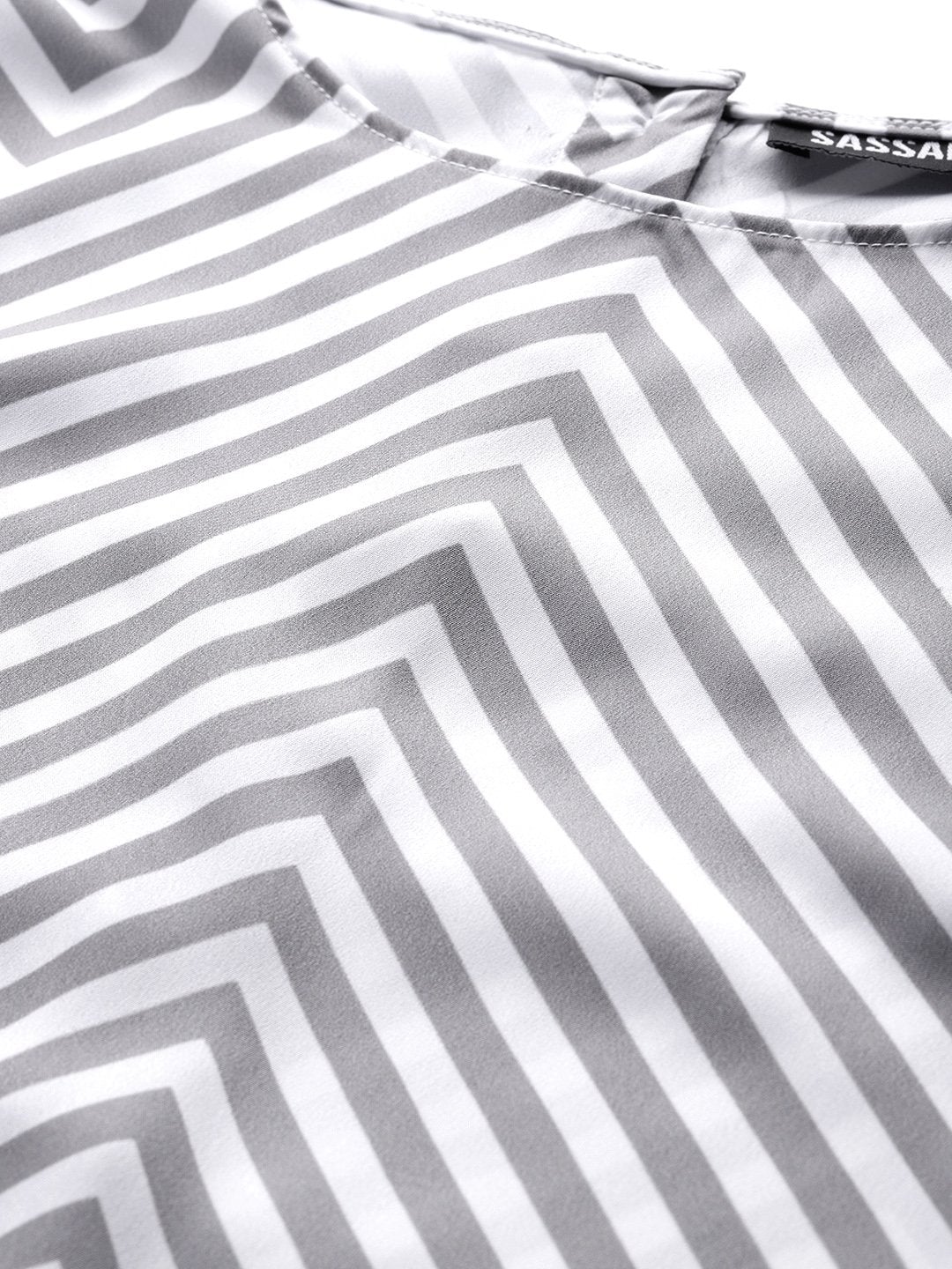 Women's Grey Chevron Back Placket Crop Top