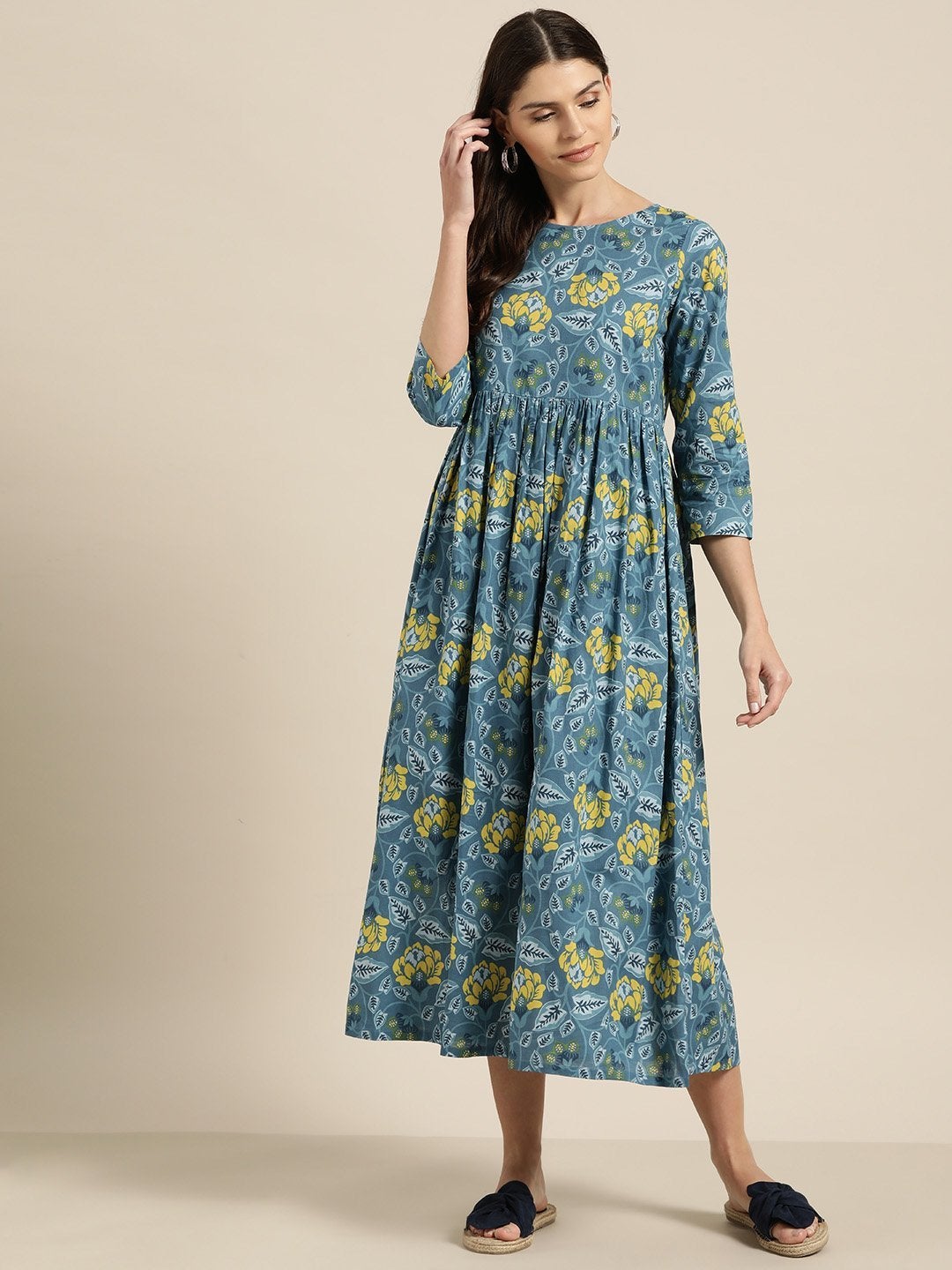 Women's Blue Floral Gathered Midi Dress