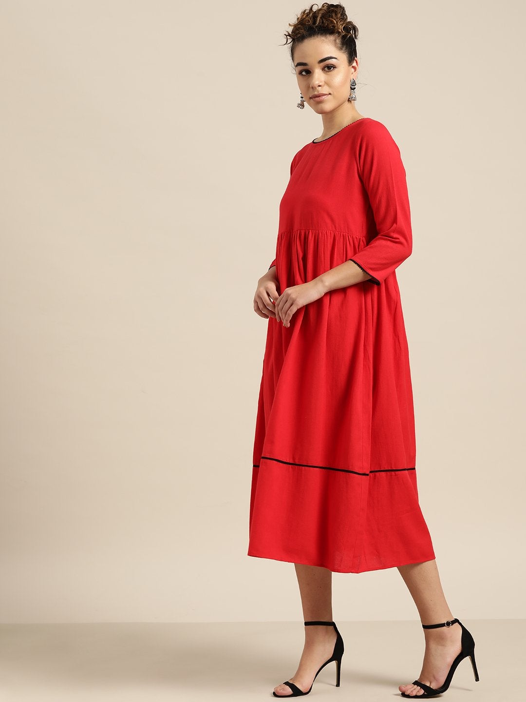 Women's Red Gathered Midi Dress