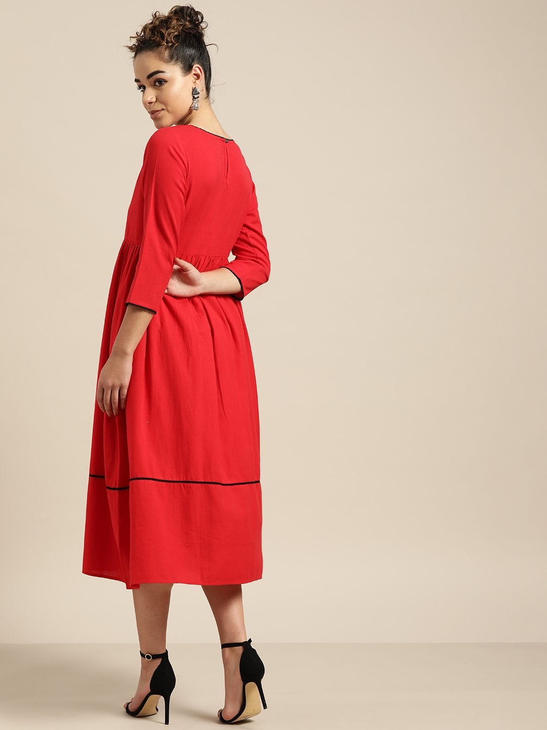 Women's Red Gathered Midi Dress