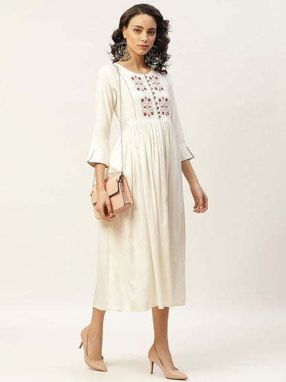 Women's Off White Floral Embroidery Gathered Dress