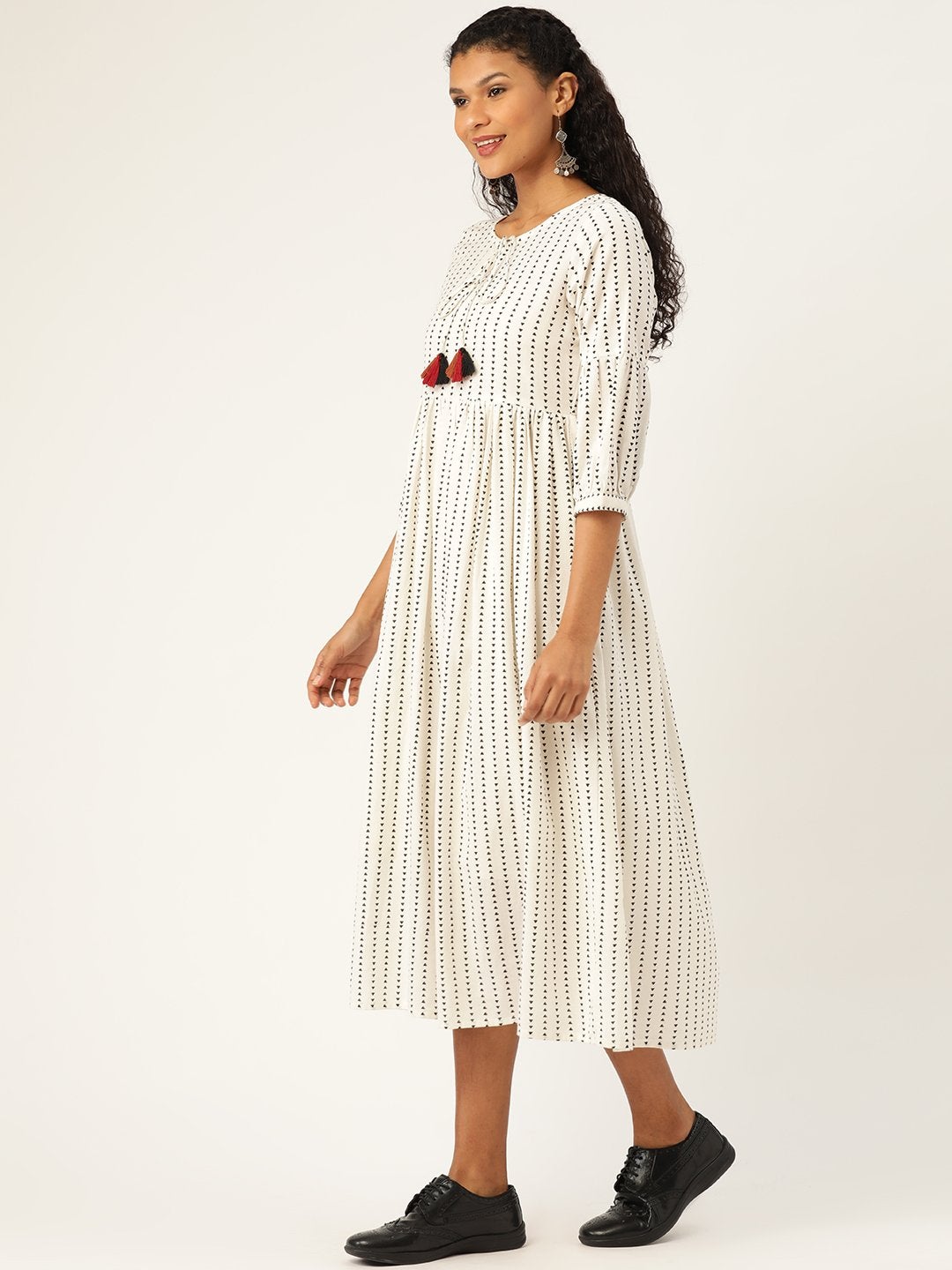 Women's Off White Geo Print Gathered Kurta Dress