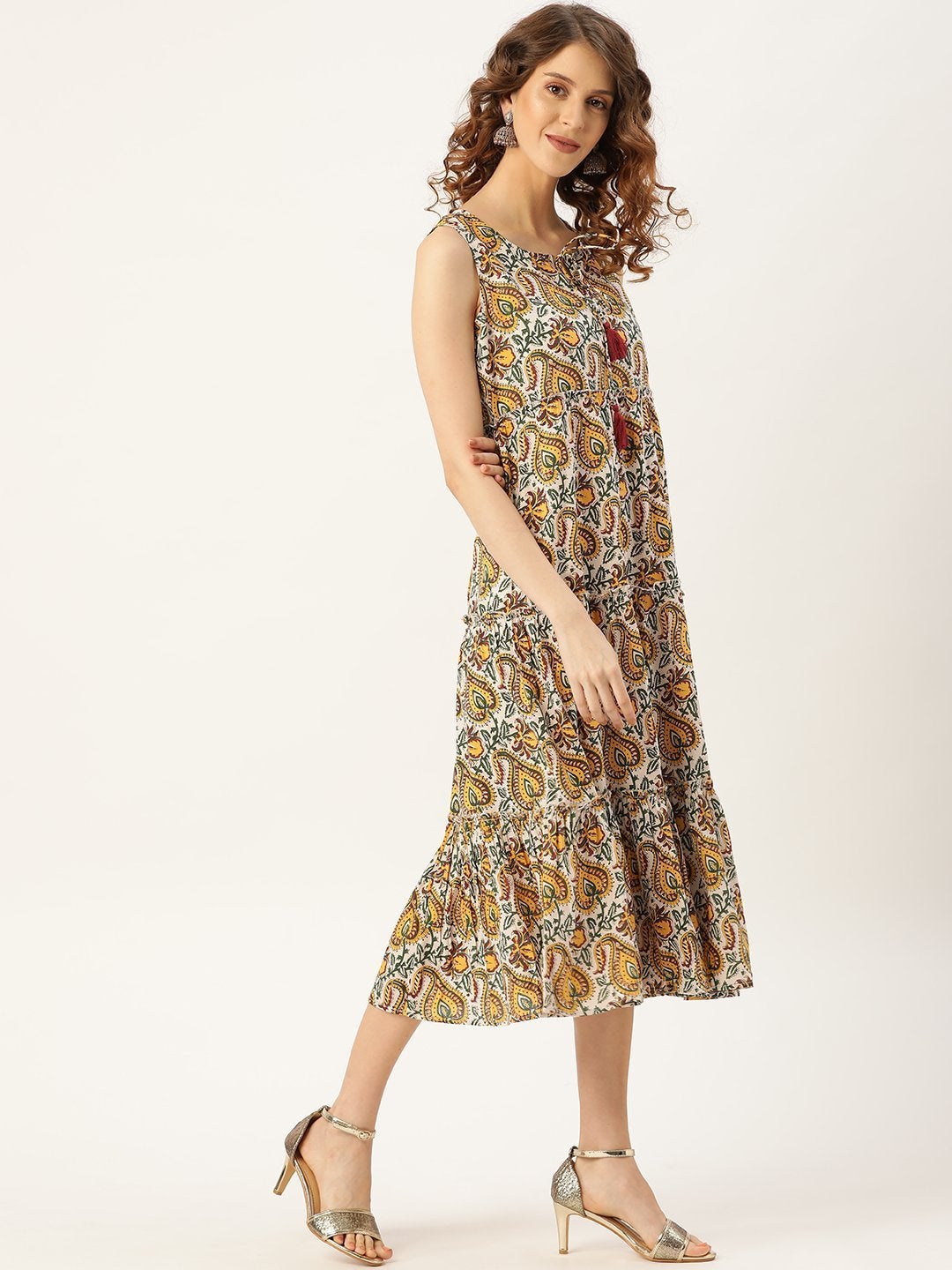 Women's White Floral Sleeveless Tiered Kurta Dress