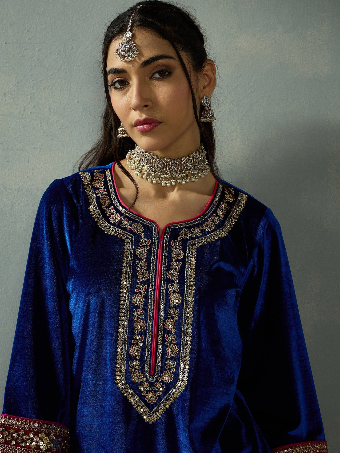 Women's Blue Embroidered Kurta