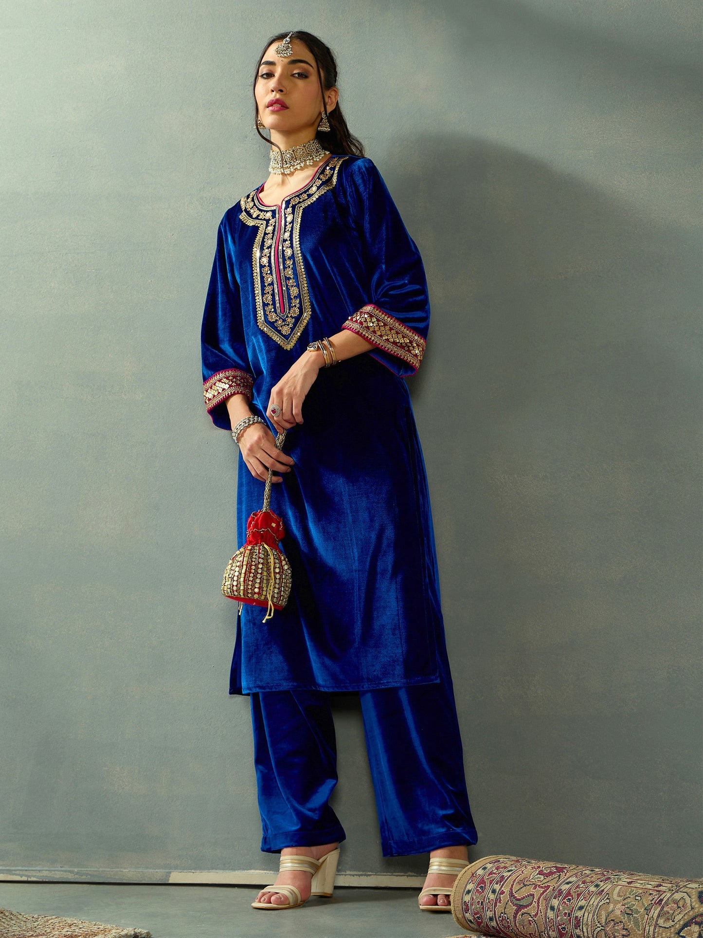 Women's Blue Embroidered Kurta Set