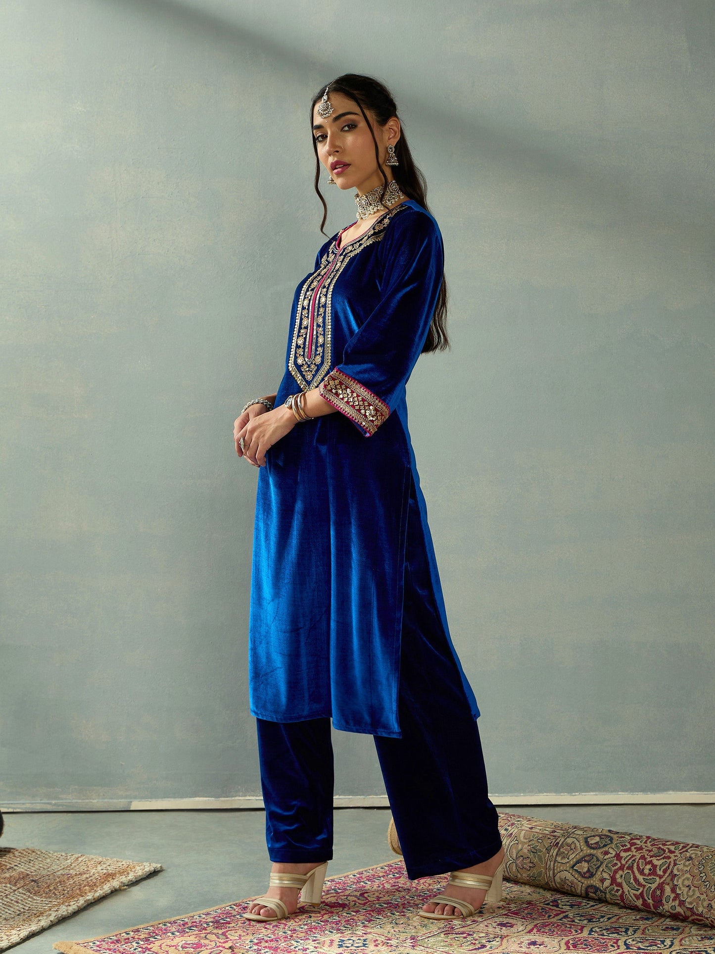 Women's Blue Embroidered Kurta Set
