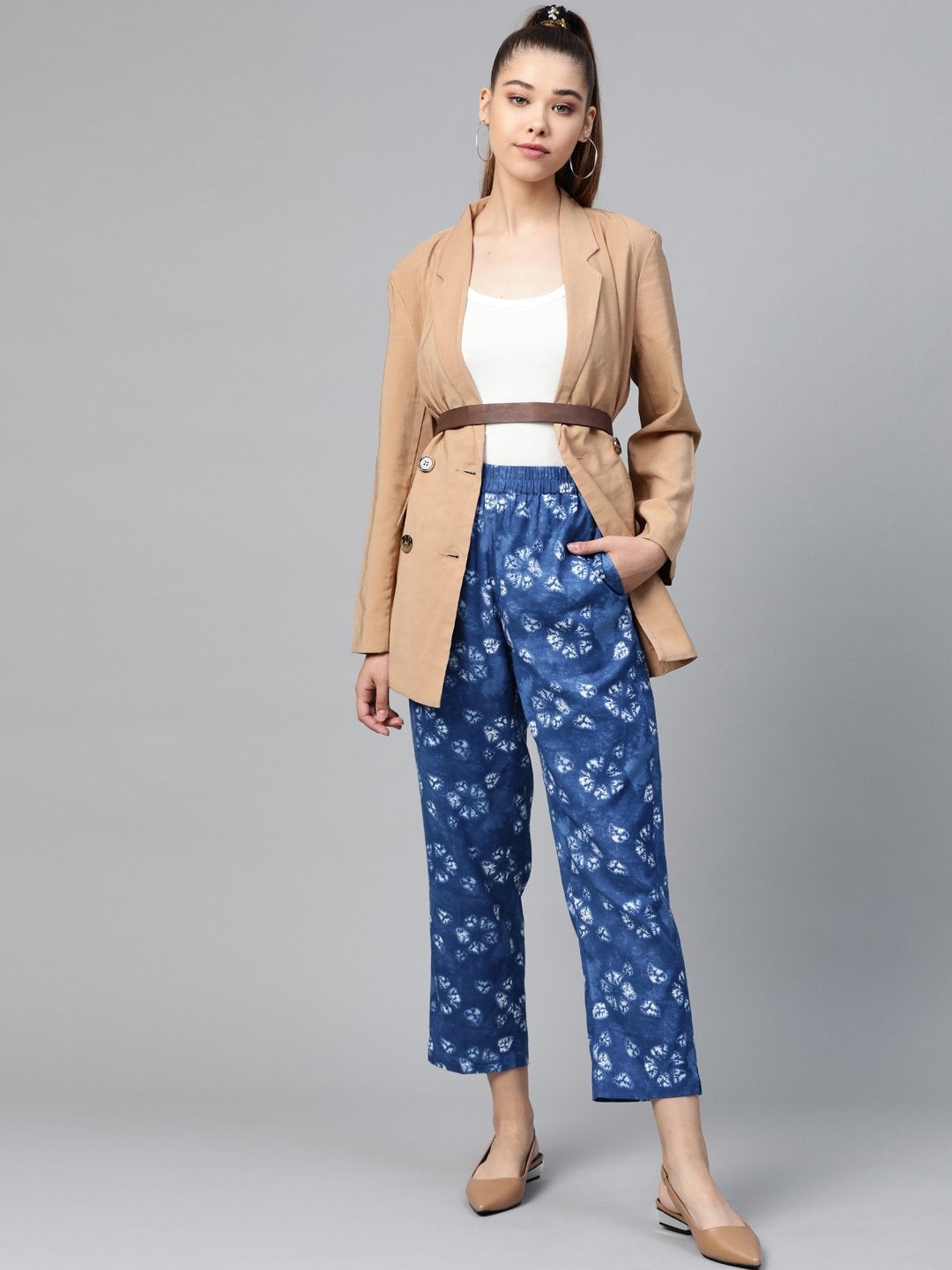 Women's Blue Tie & Dye Floral Tapered Pants
