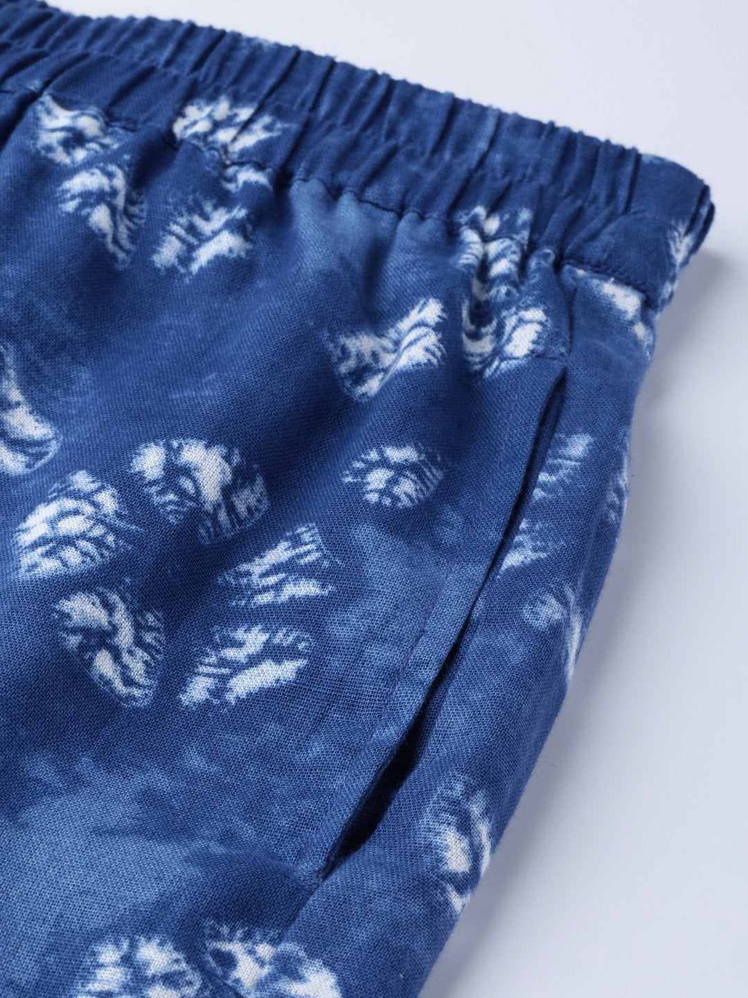 Women's Blue Tie & Dye Floral Tapered Pants