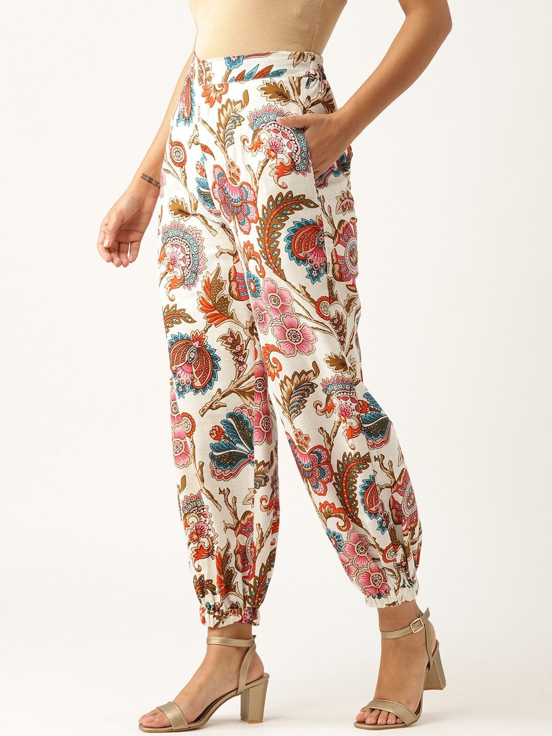 Women's Off White Floral Cuffed Pants
