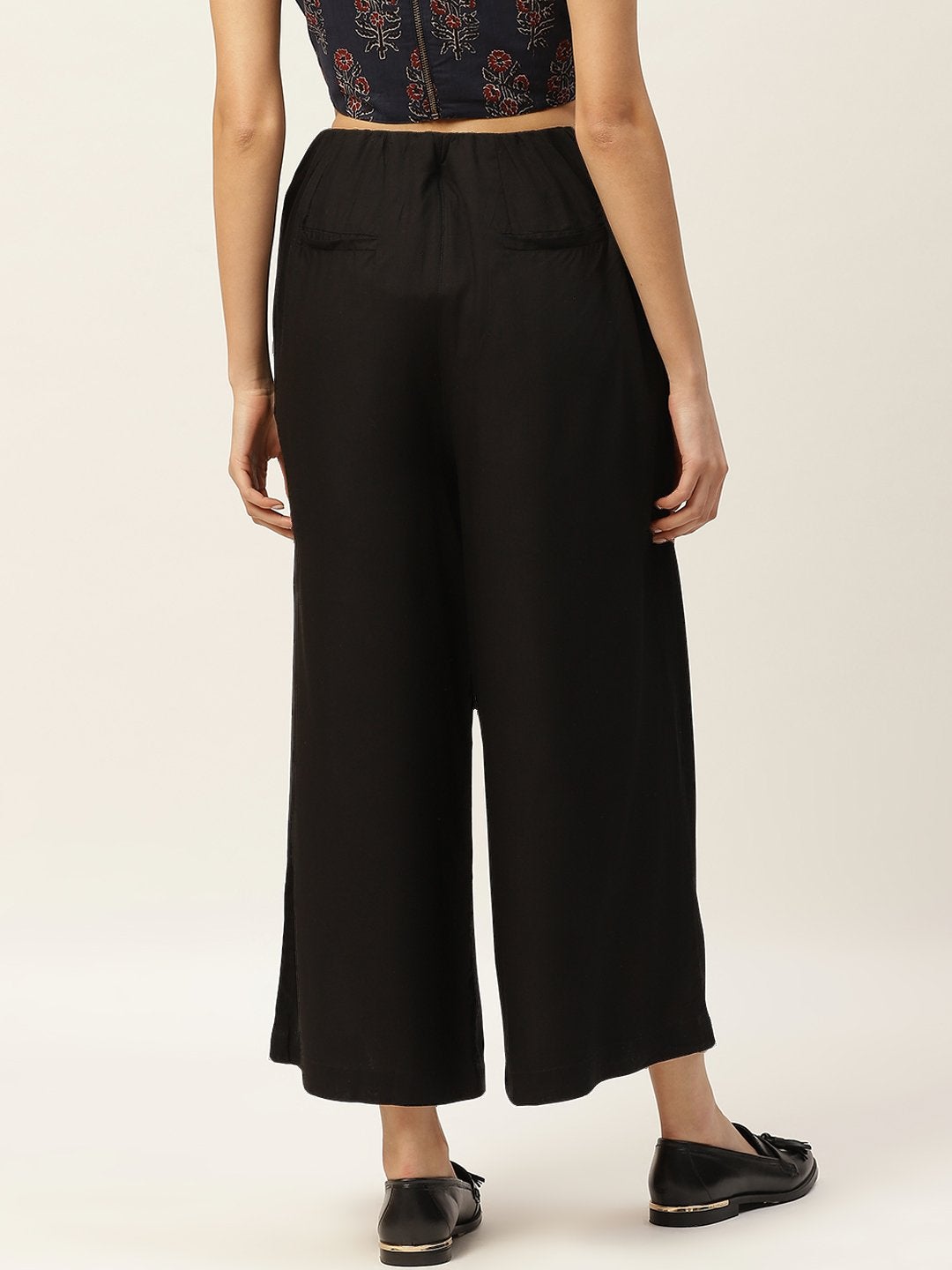 Women's Black Front Button Pleated Culottes