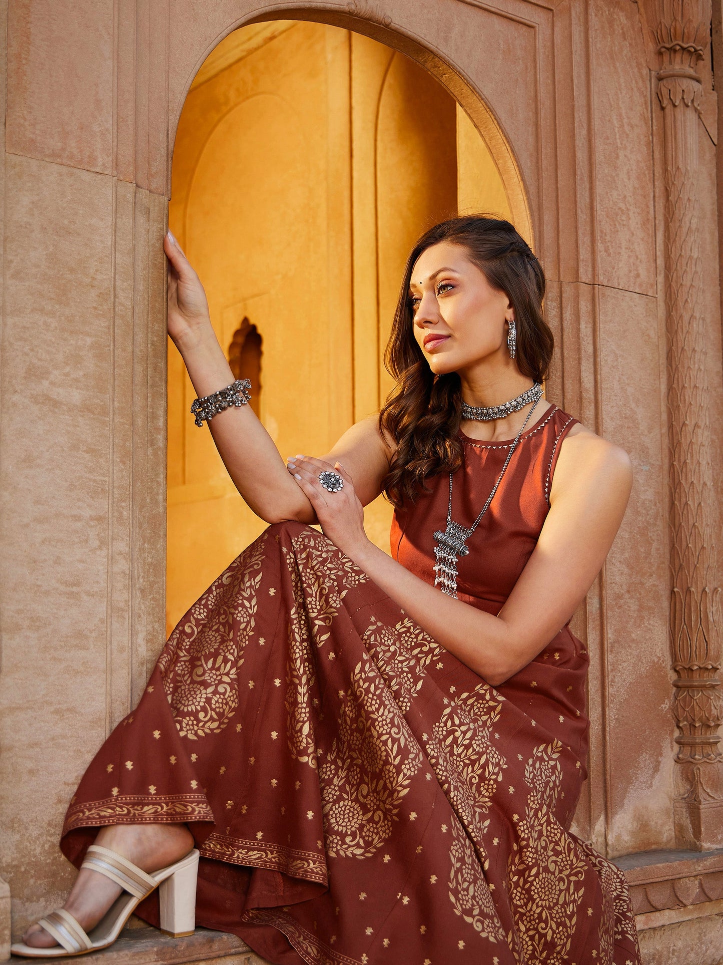 Women's Rust Kali Foil Sleeveless Anarkali Kurta With Pants