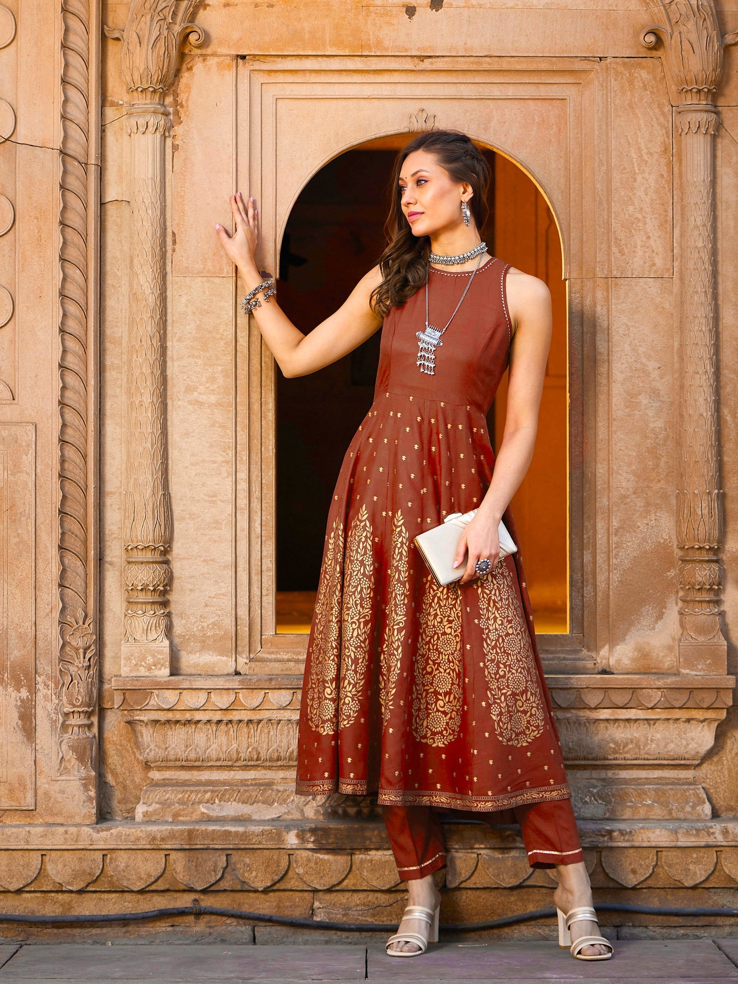 Women's Rust Kali Foil Sleeveless Anarkali Kurta With Pants