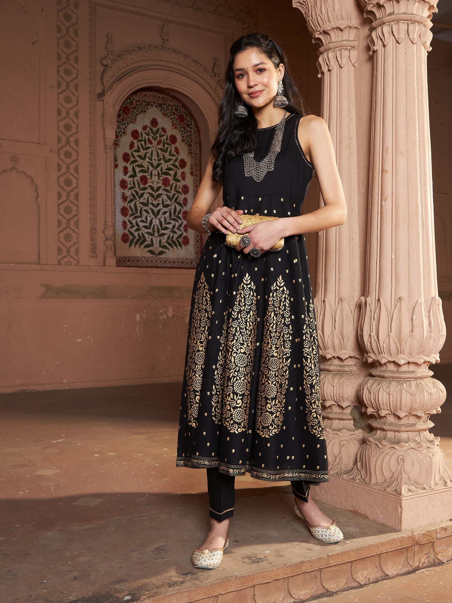 Women's Black Kali Foil Sleeveless Anarkali Kurta With Pants