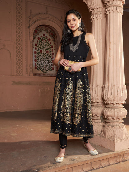 Women's Black Kali Foil Sleeveless Anarkali Kurta With Pants