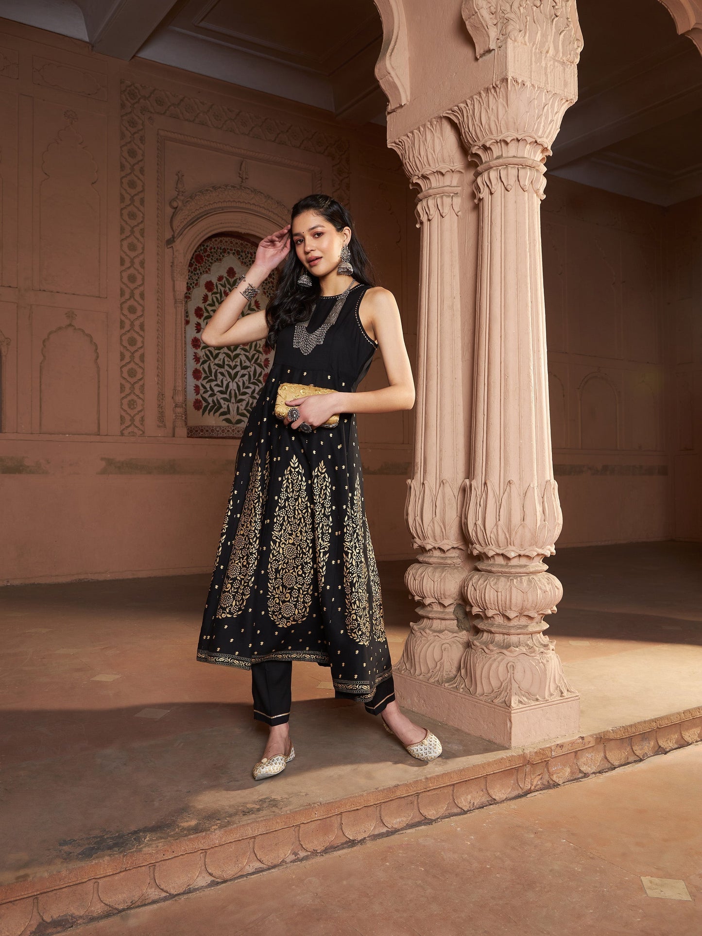 Women's Black Kali Foil Sleeveless Anarkali Kurta With Pants