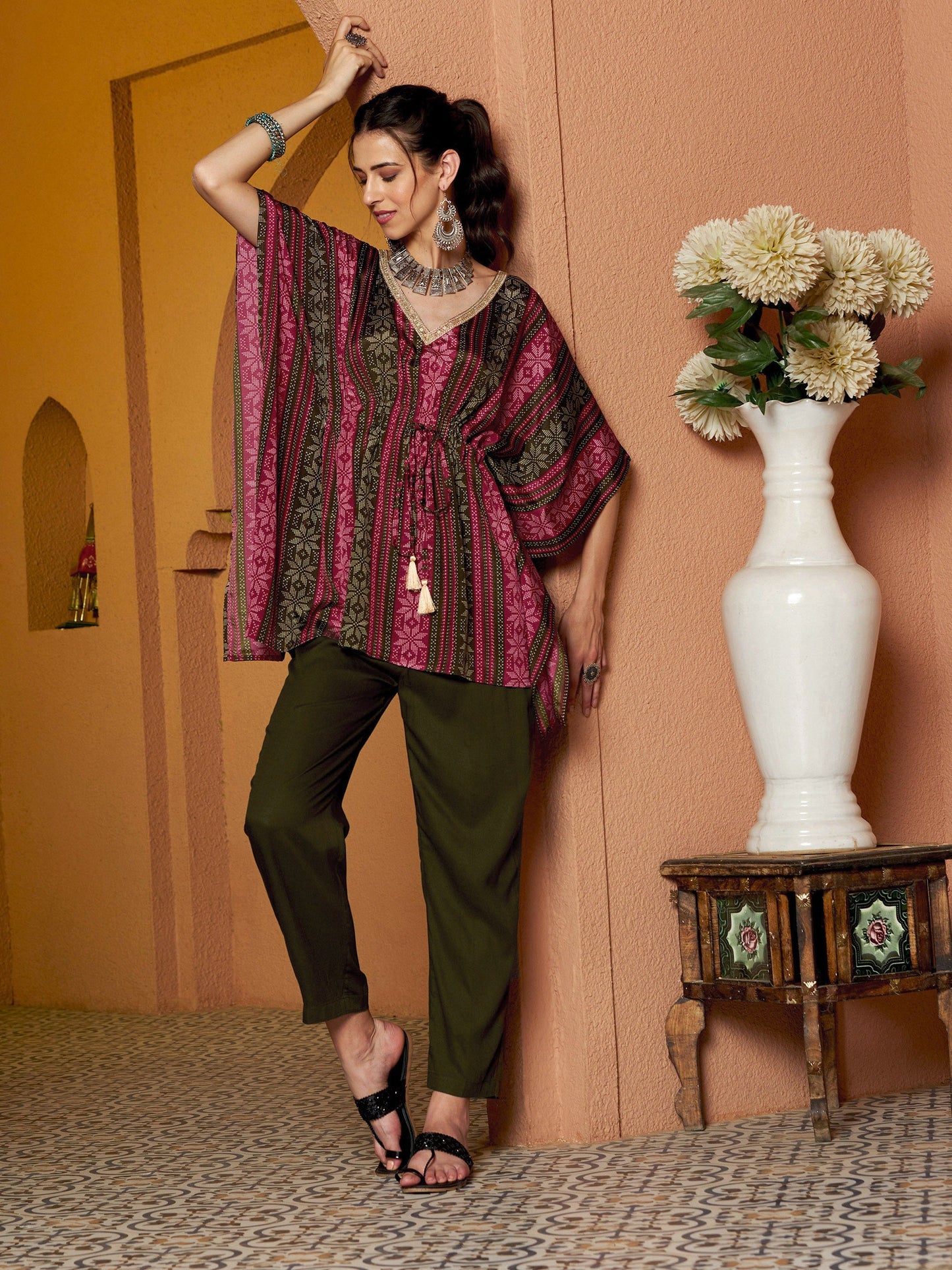 Women's Maroon Geometric Floral Short Kaftan With Pants