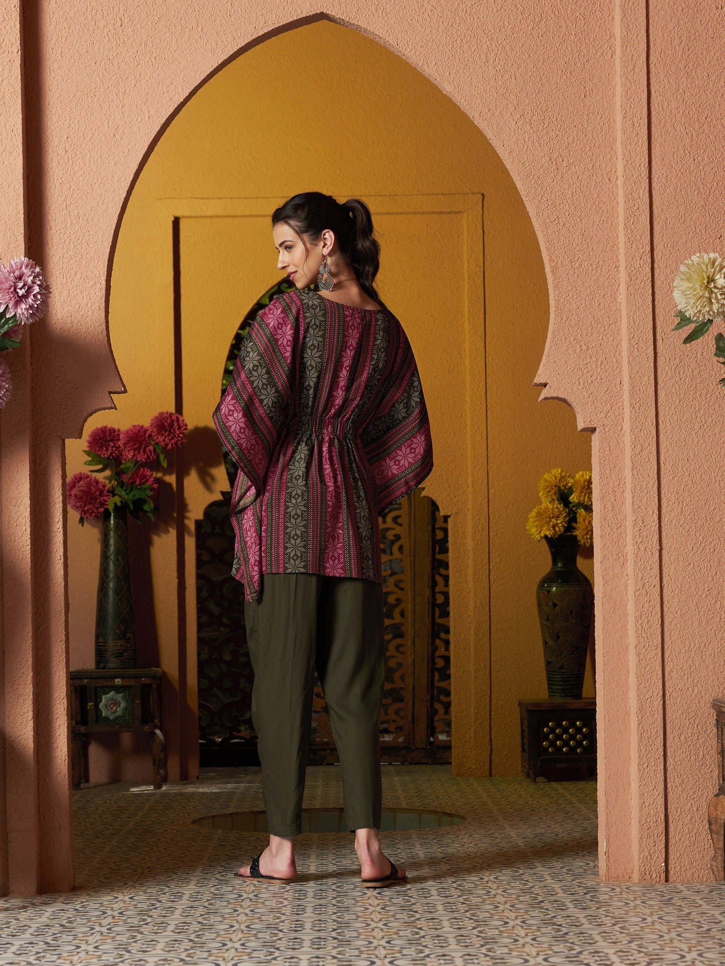 Women's Maroon Geometric Floral Short Kaftan With Pants