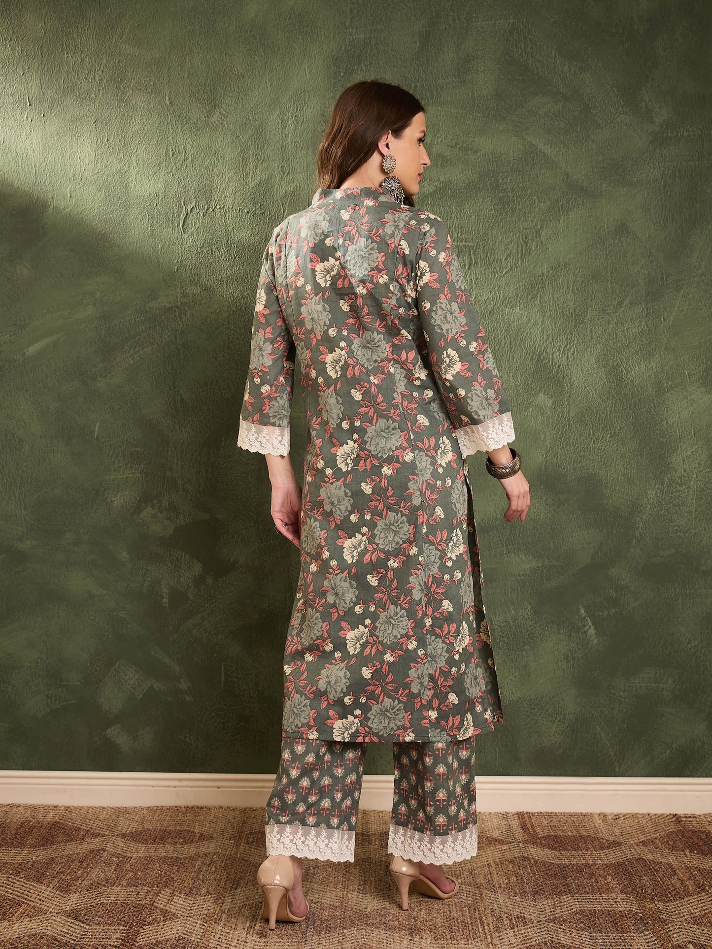 Women's Green Floral V Neck Lace kurta With Pants