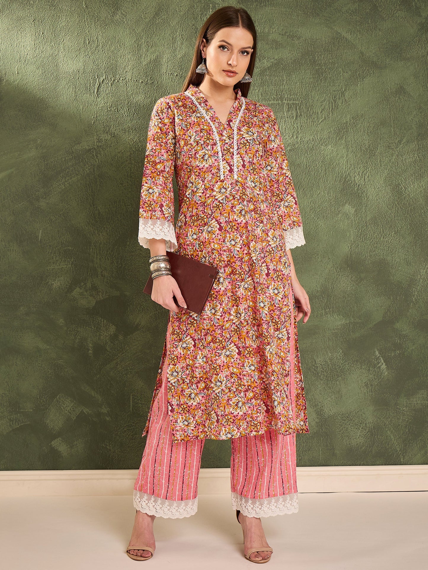 Women's Pink Floral V Neck Lace Kurta With Pants