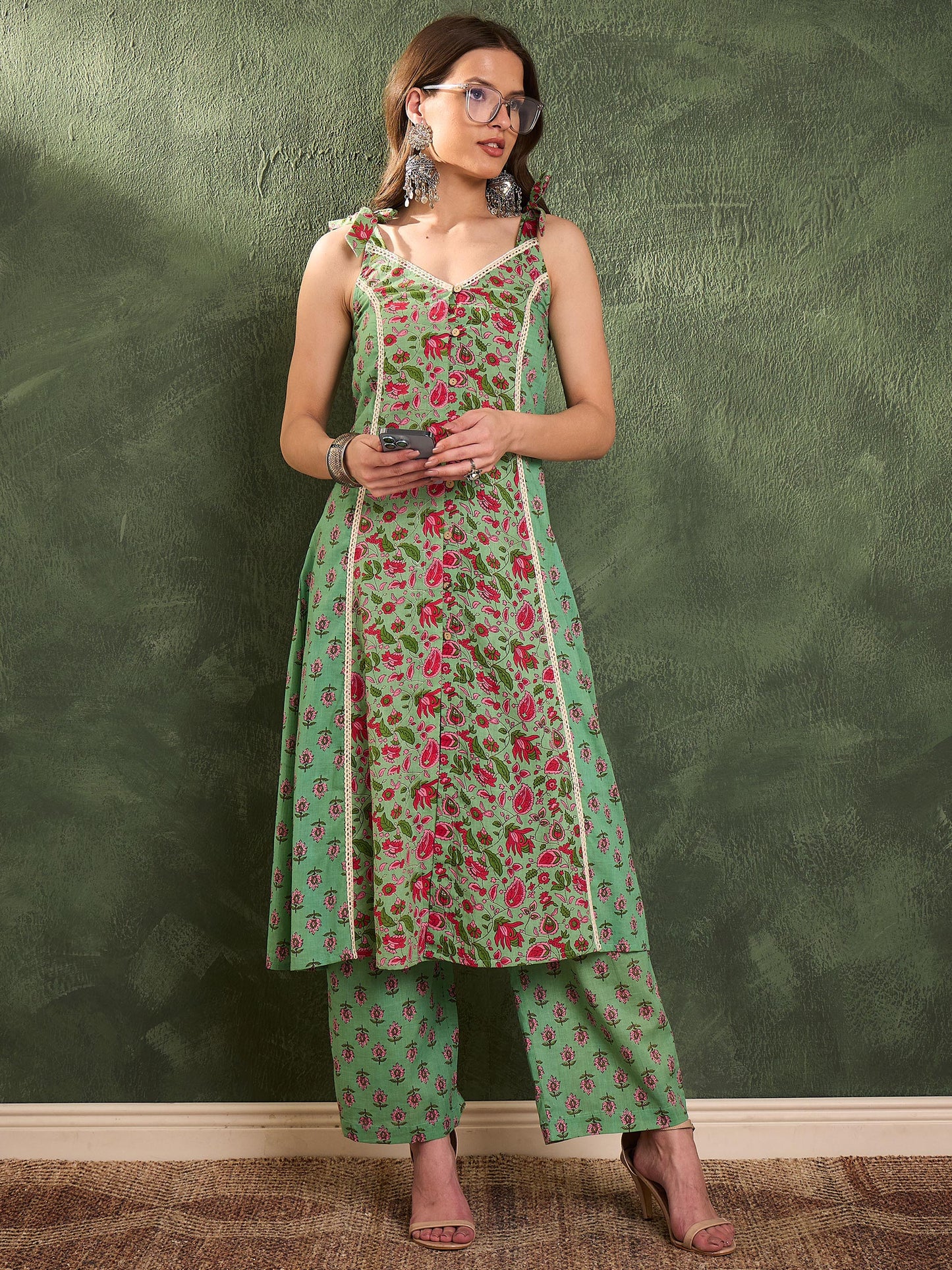 Women's Green & Pink Floral Front Button Slit Kurta With Pants