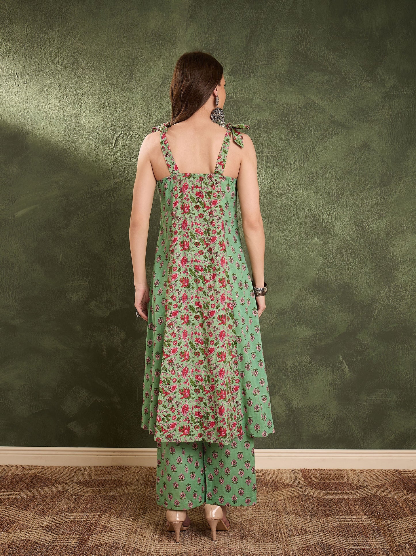 Women's Green & Pink Floral Front Button Slit Kurta With Pants