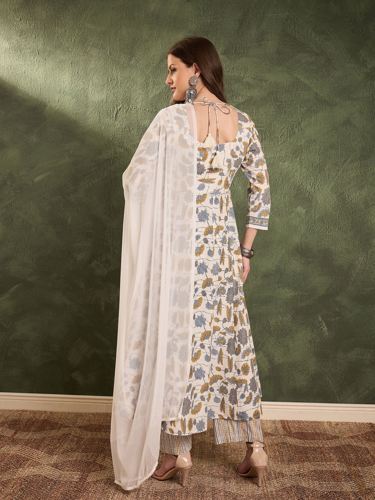 Women's Off White Floral Anarkali Kurta Set with Dupatta